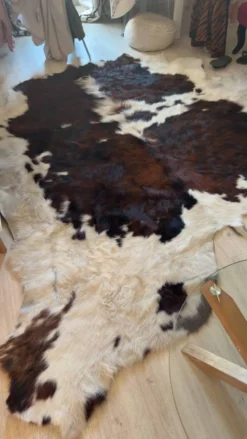 Tapis peu de vache naturel Ligne Roset