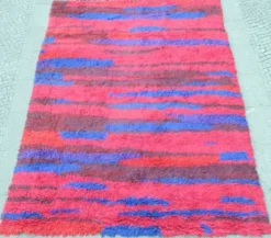 Tapis à poils longs noué à la main du milieu du siècle par Walter Mack, étiqueté - années 1960