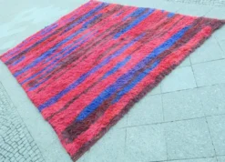 Tapis à poils longs noué à la main du milieu du siècle par Walter Mack, étiqueté - années 1960