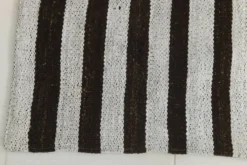 Tapis Rayé Noir et Blanc, Tissé à la Main, Style Moderne et Minimaliste, 131x203