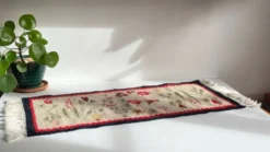 Tapis Rollakan décor de tulipes vintage