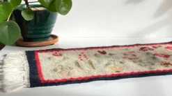 Tapis Rollakan décor de tulipes vintage