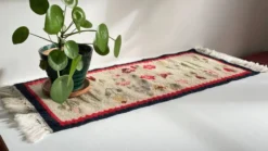 Tapis Rollakan décor de tulipes vintage