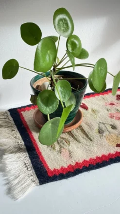 Tapis Rollakan décor de tulipes vintage