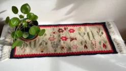 Tapis Rollakan décor de tulipes vintage