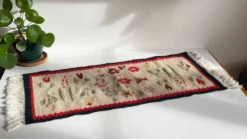 Tapis Rollakan décor de tulipes vintage