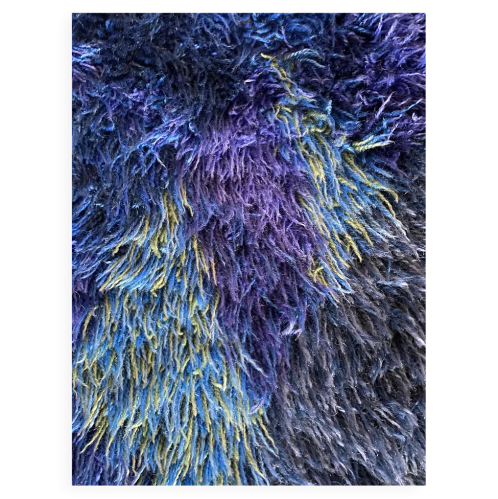 Tapis Rya bleu à poils longs de style mid-century modern, Suède, années 1960.