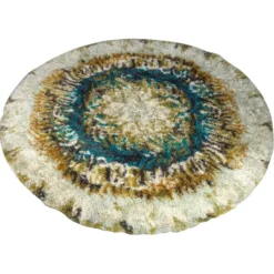 Tapis Rya en laine beige, marron et turquoise.