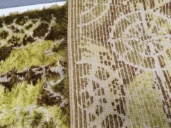 Tapis rya en laine suédoise. Estimé des années 1970-80.