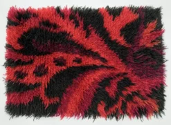 Tapis Rya en laine tissé à la main, design scandinave rouge vintage, années 1970