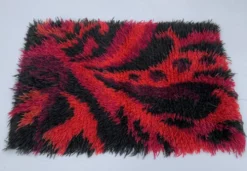 Tapis Rya en laine tissé à la main, design scandinave rouge vintage, années 1970