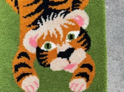 Tapis Rya scandinave tigre laine années 70