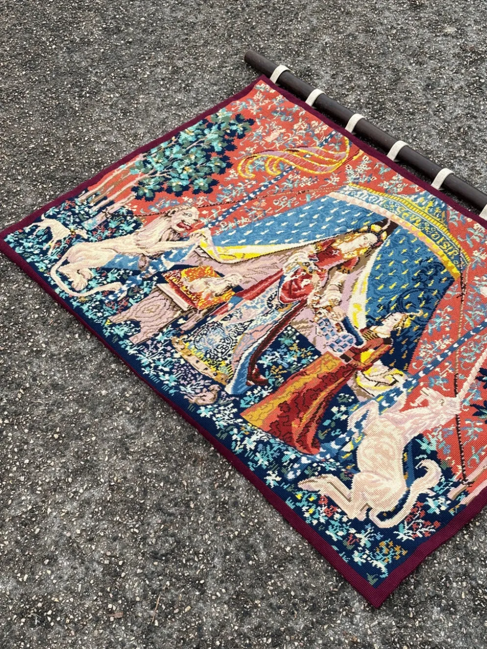 Tapisserie ancienne en laine « la Dame et la Licorne »