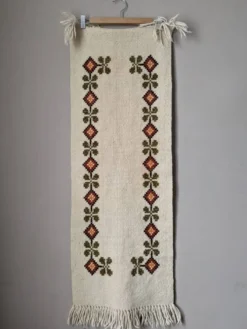 Tapisserie artisanale chemin de table campagne bohème scandinave