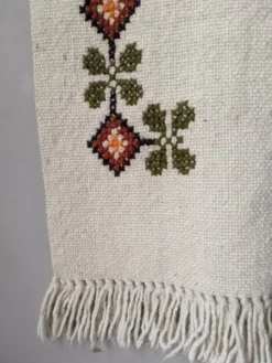 Tapisserie artisanale chemin de table campagne bohème scandinave