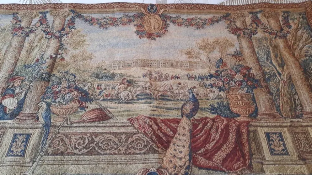 Tapisserie d'halluin " scène de cour au paon"