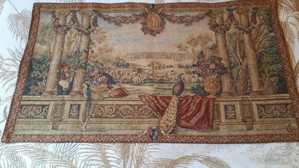 Tapisserie d'halluin " scène de cour au paon"