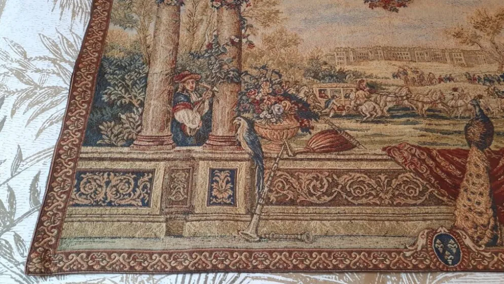 Tapisserie d'halluin " scène de cour au paon"