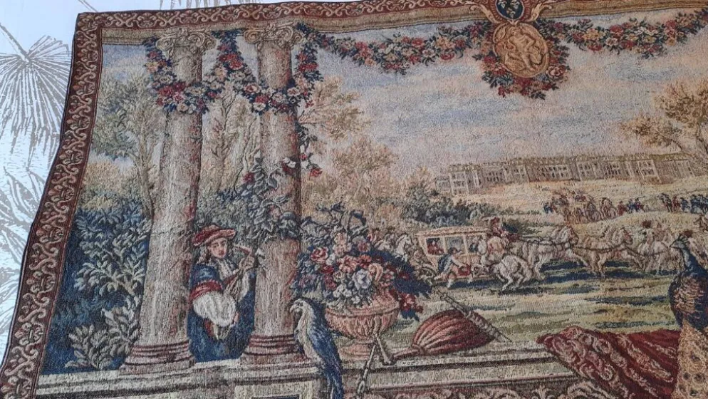 Tapisserie d'halluin " scène de cour au paon"