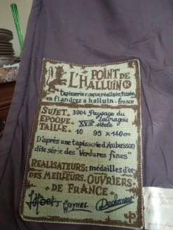 Tapisserie hallui.