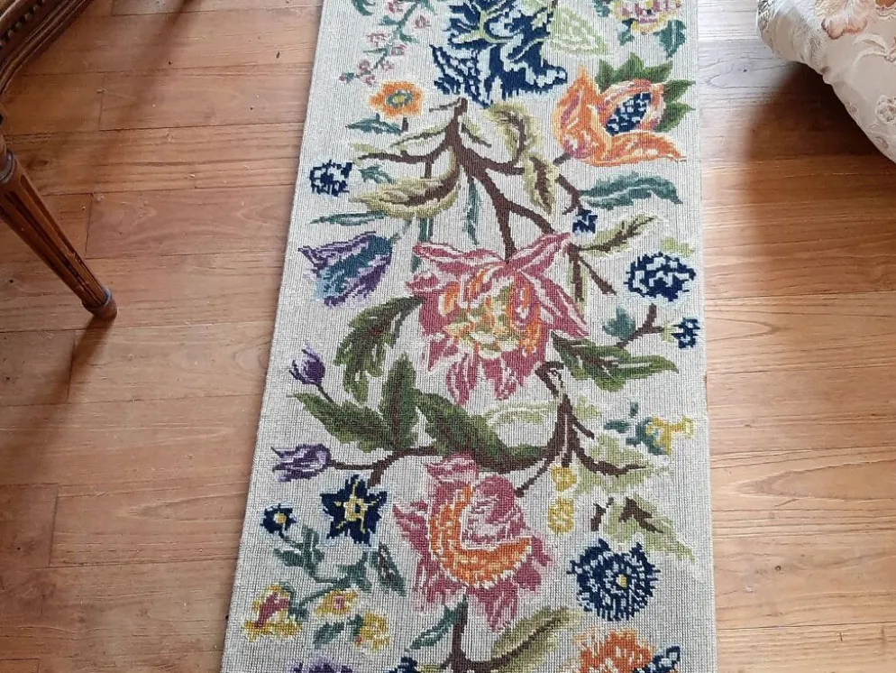 Tapisserie murale années 70 avec de grandes fleurs multicolores