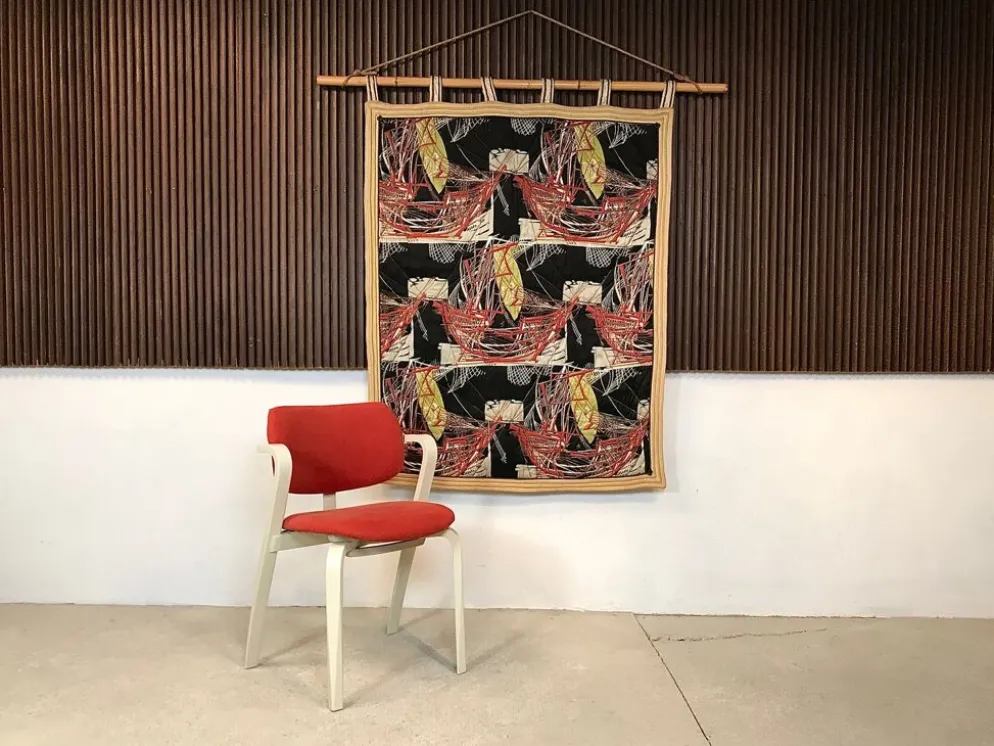 Tapisserie murale avec motif de voiliers sur tige en bambou, Italie années 1940.