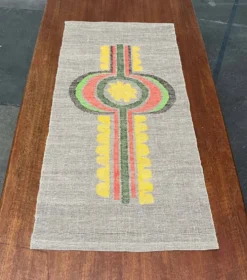Tapisserie murale en lin brodée moderniste milieu du siècle, Finlande, années 1960