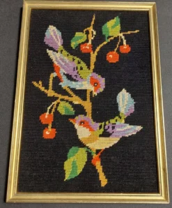 Tapisserie vintage encadrée oiseaux sur fond noir