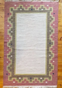 Tapis à tissage plat Röllakan rose et blanc moderne scandinave, Suède, années 1960.