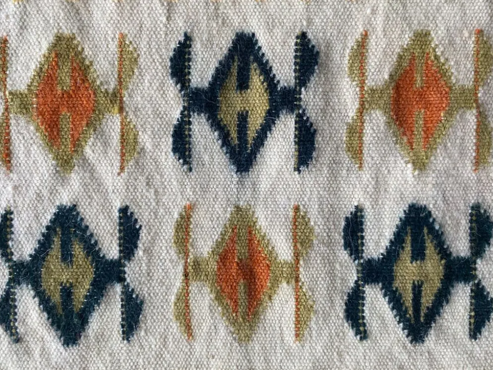 Tapis tissé à la main jaune et crème-blanc, Vlasti, Grèce, années 1960-70.
