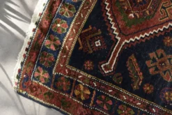 Tapis tribal oriental vintage tissé à la main, années 1940