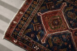 Tapis tribal oriental vintage tissé à la main, années 1940