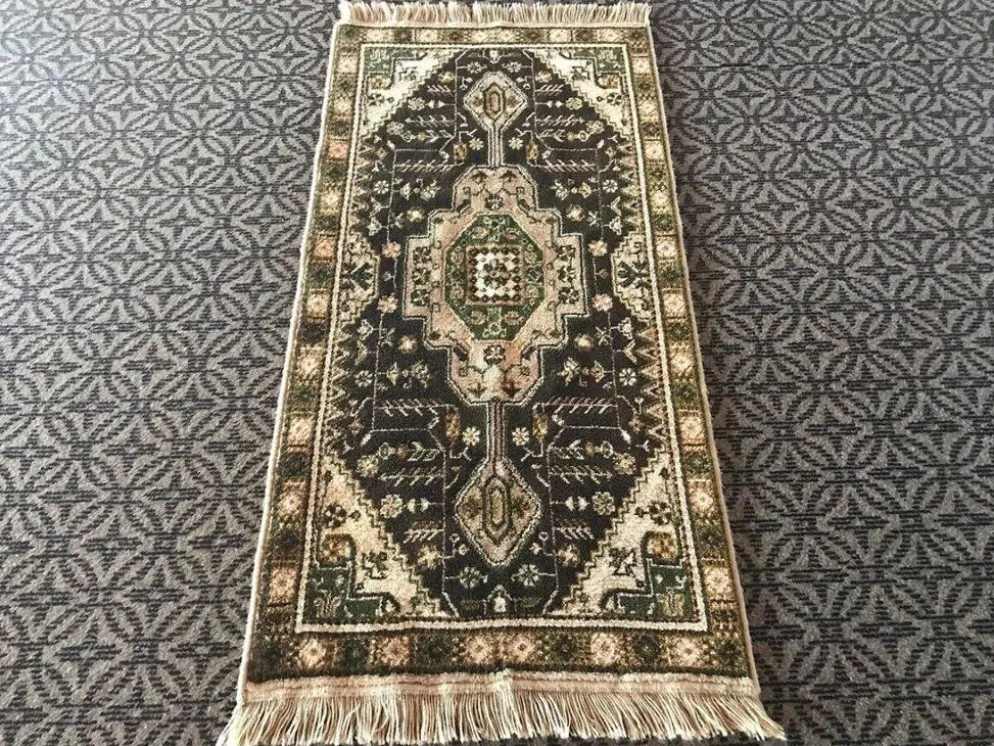 Tapis turc vintage avec design de médaillon