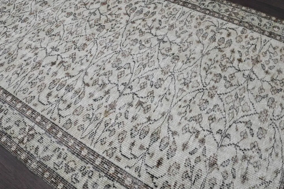 Tapis turc vintage ivoire et brun à motifs floraux, noué main, 155 x 247 cm