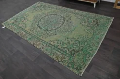 Tapis turc vintage vert et olive à médaillon, noué main, 160 x 262 cm