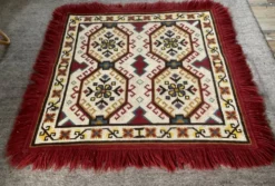 Tapis vintage en laine et frange