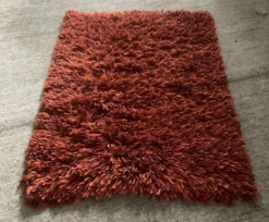 Tapis vintage en laine tissée