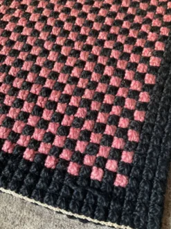 Tapis vintage en laine tissée
