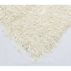 Tapis vintage fait main en poils longs, en mohair beige naturel.