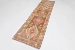 Tapis vintage taupe et rose poussiéreux pour couloir, 83x308 cm