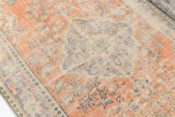 Tapis vintage turc tissé à la main en tons abricot pastel, 177x273 cm