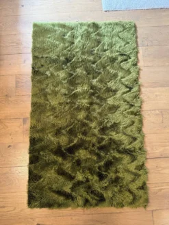 Tapis vintage vert à poils longs Pelfran Crylor
