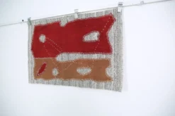 Tenture murale en textile bourgogne, tapis tissé à la main