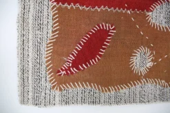 Tenture murale en textile bourgogne, tapis tissé à la main