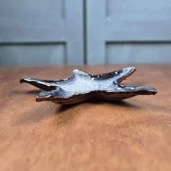 Étoile en céramique artisanale – Émail nuancé bleu & crème – Vide-poche ou décoration poétique