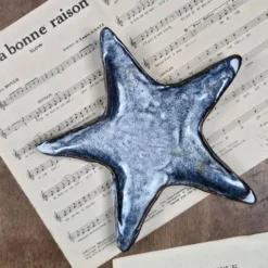 Étoile en céramique artisanale – Émail nuancé bleu & crème – Vide-poche ou décoration poétique