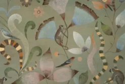 Toile peinte à décor de lémuriens, oiseaux et fleurs. Contemporain.