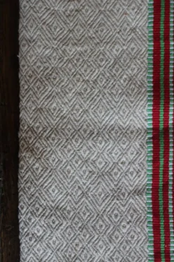 Torchon ancien chevrons bandes rouge vert