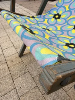 Transat années 70en toile à motifs colorés