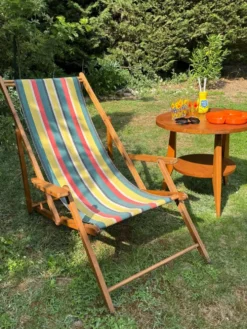 Transat/ chilienne vintage en bois avec repose-pieds — Années 60